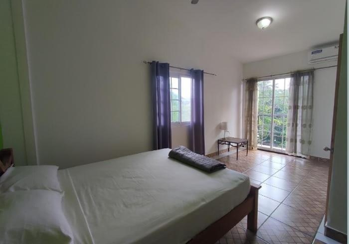 Rainforest Lodge Del Rio Portobelo Buitenkant foto